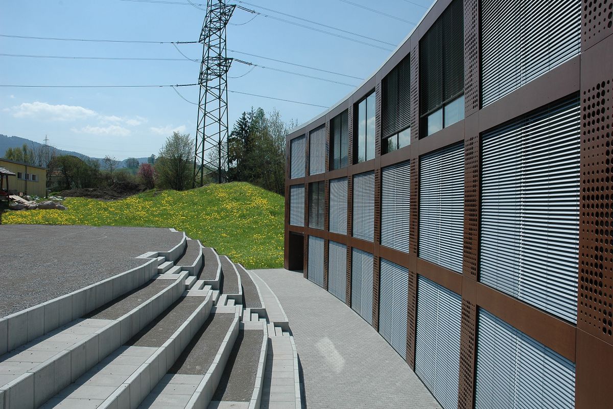 Schulhaus, Samstagern